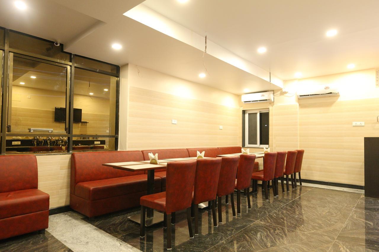 Oyo 15115 Hotel Ramcharan Residency Tirupati Kültér fotó